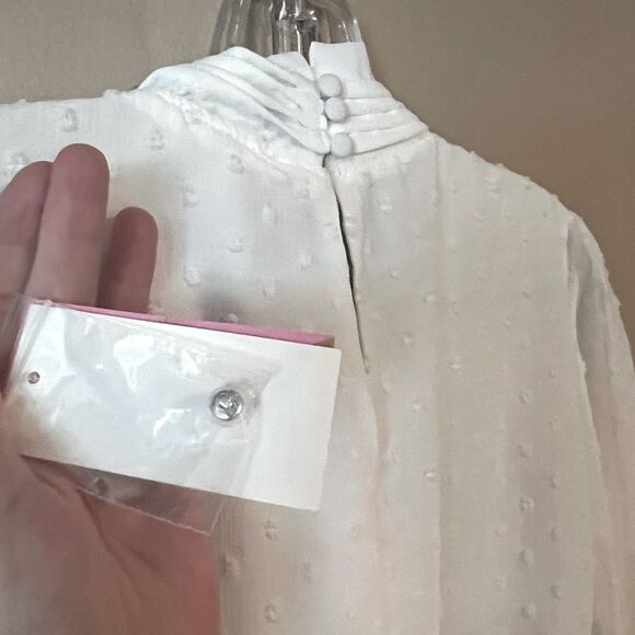 Riley & Rae Swiss Dot Neck Tie Blouse White Size Medium - Picture 10 of 11